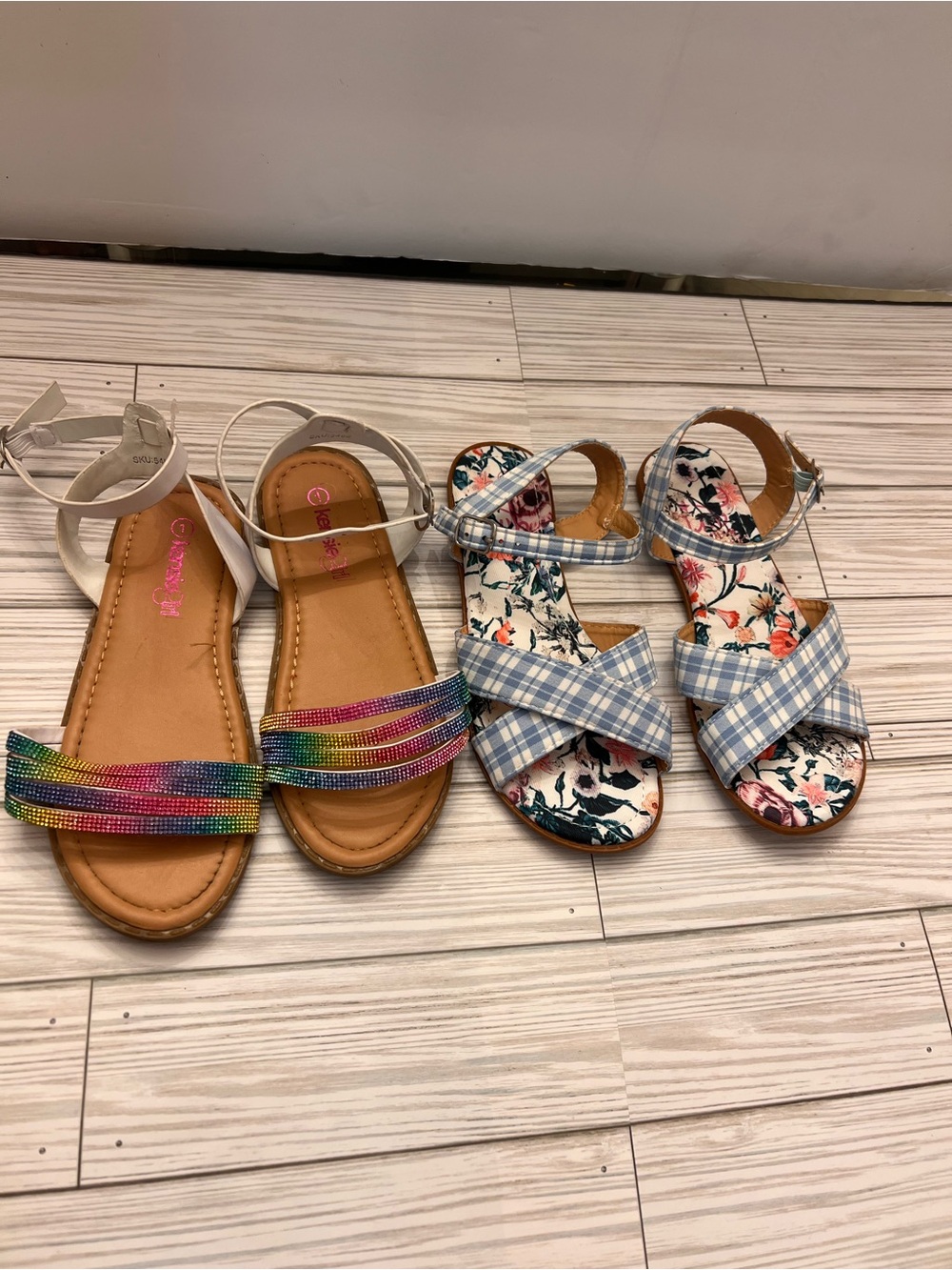 LOT of 2 Girls Sz 1 & 2 Kensie And Maiden Girl Sandals Rainbow Floral